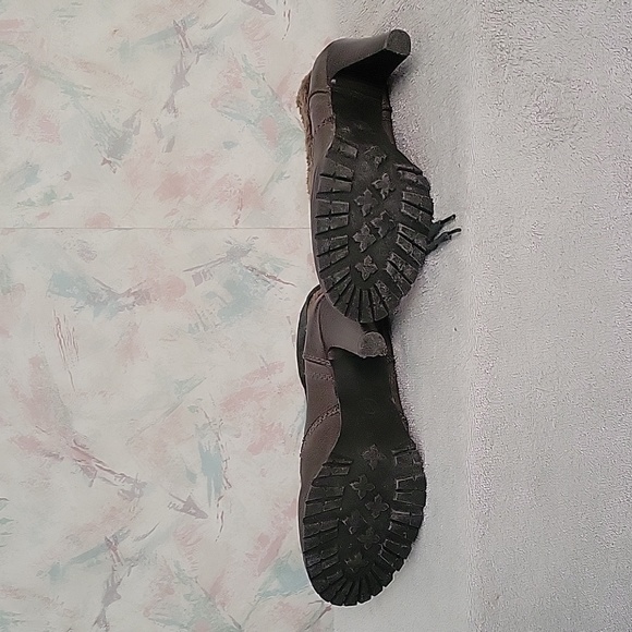 FEEGALICIOUS Brown Lace Up AnkleHigh Heel Bootie - Picture 5 of 6